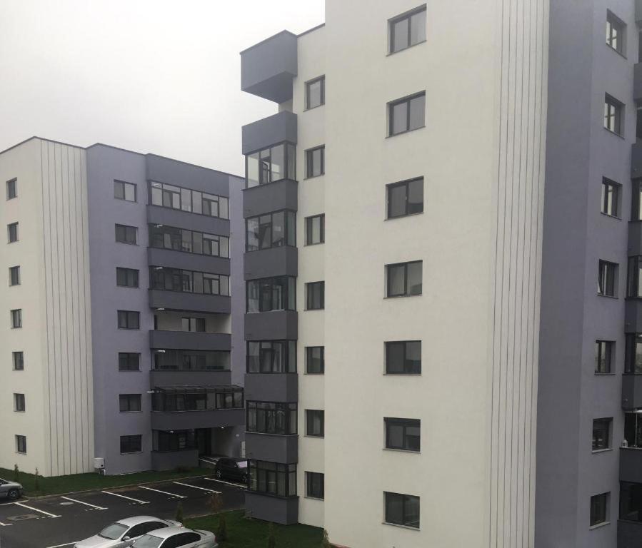 Apartment Pitesti Luaran gambar